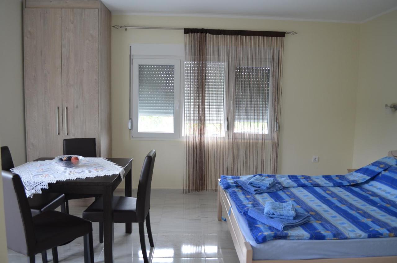 Apartmani Ana Vrdnik Exterior foto